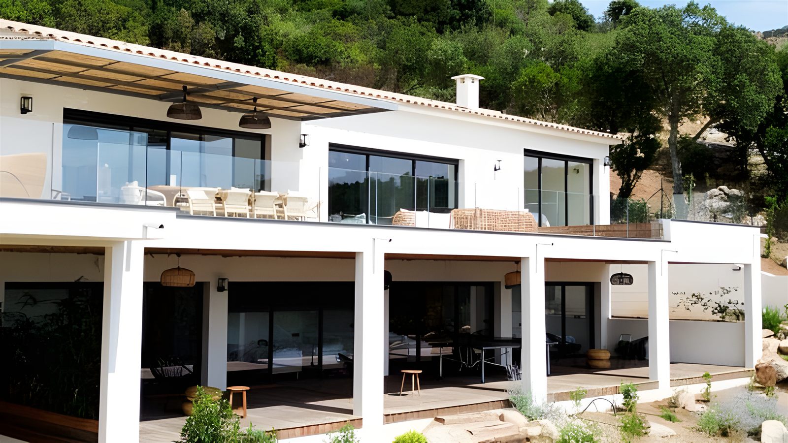 Villa contemporaine livrée en Corse-du-Sud